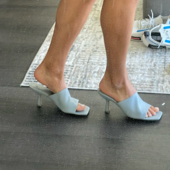H&M Heels - Picture 3 of 4